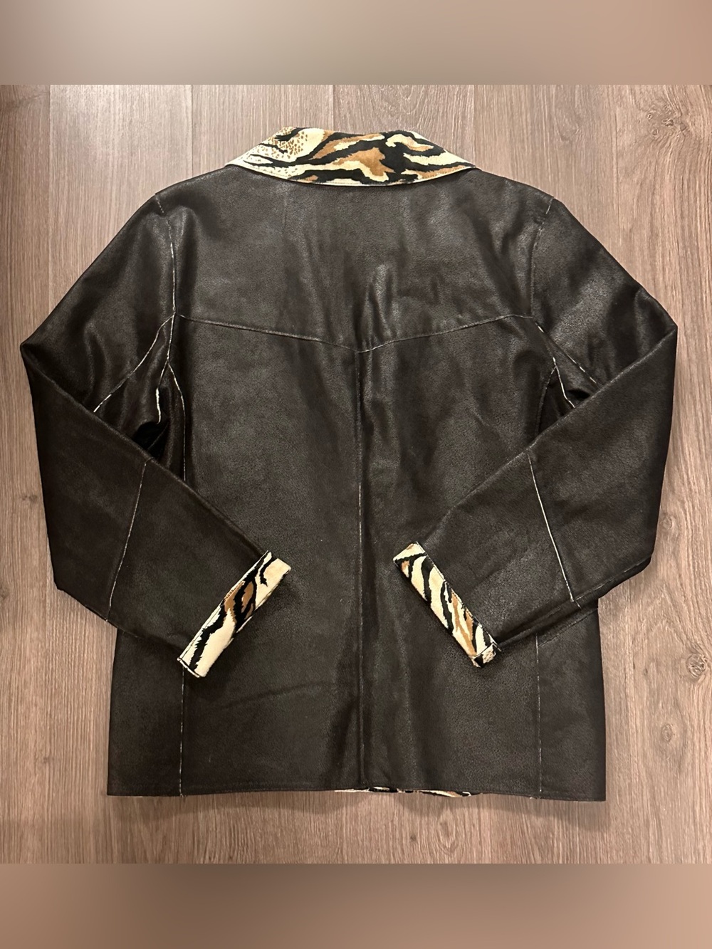 Danier Leather Jacket Animal Print - Picture 7 of 7
